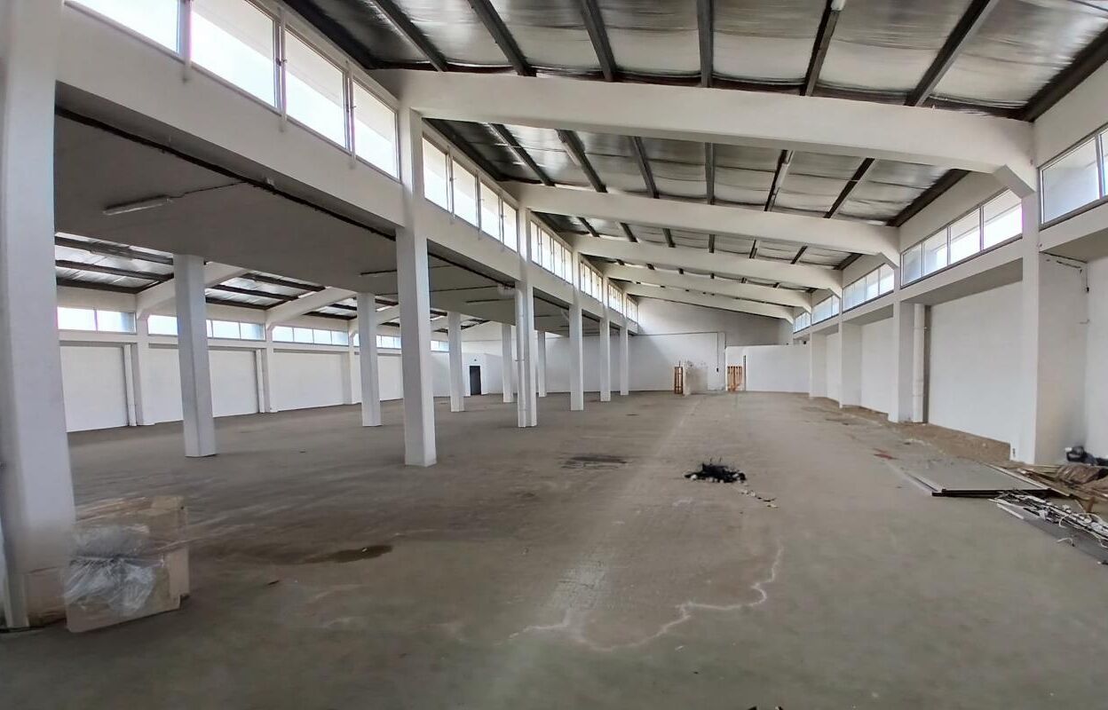 commerce  pièces 700 m2 à louer à Saint-Pierre (97410)