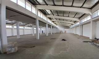 Commerce  700 m² à louer à Saint-Pierre (97410)