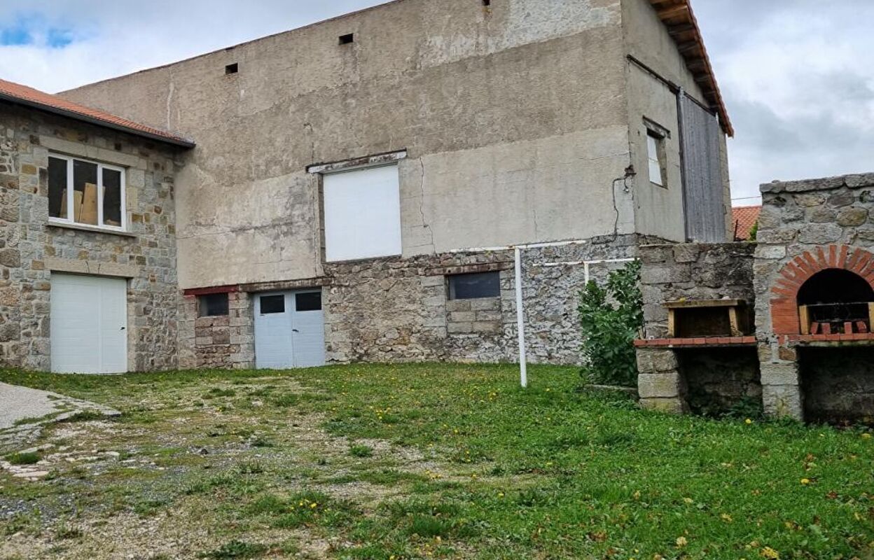 maison 4 pièces 300 m2 à vendre à Saint-Romain-Lachalm (43620)