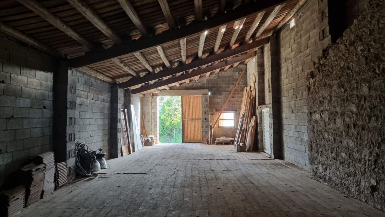 maison 4 pièces 300 m2 à vendre à Saint-Romain-Lachalm (43620)