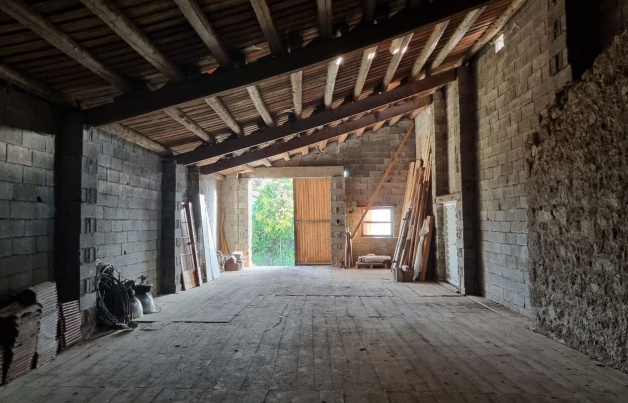 maison 4 pièces 300 m2 à vendre à Saint-Romain-Lachalm (43620)