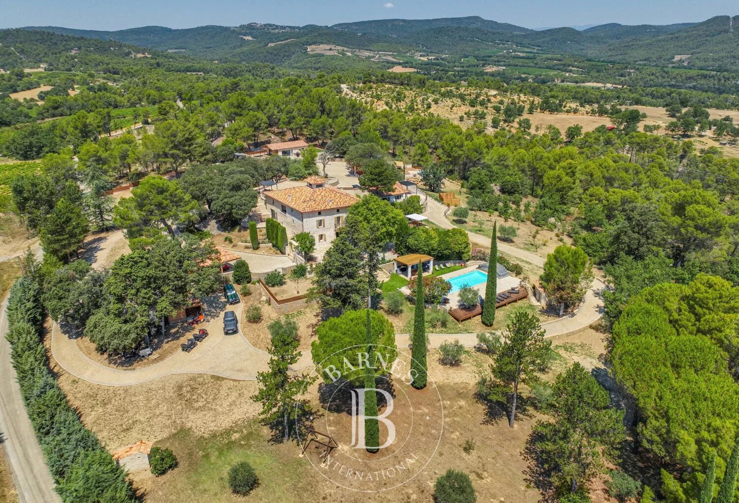 SOUS OFFRE - PIERREVERT - PROPRIETE 600m2 - 3 GITES- CALME ABSOL — photo 1