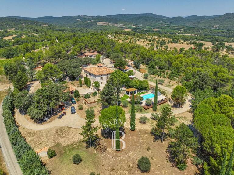 SOUS OFFRE - PIERREVERT - PROPRIETE 600m2 - 3 GITES- CALME ABSOL — photo 1