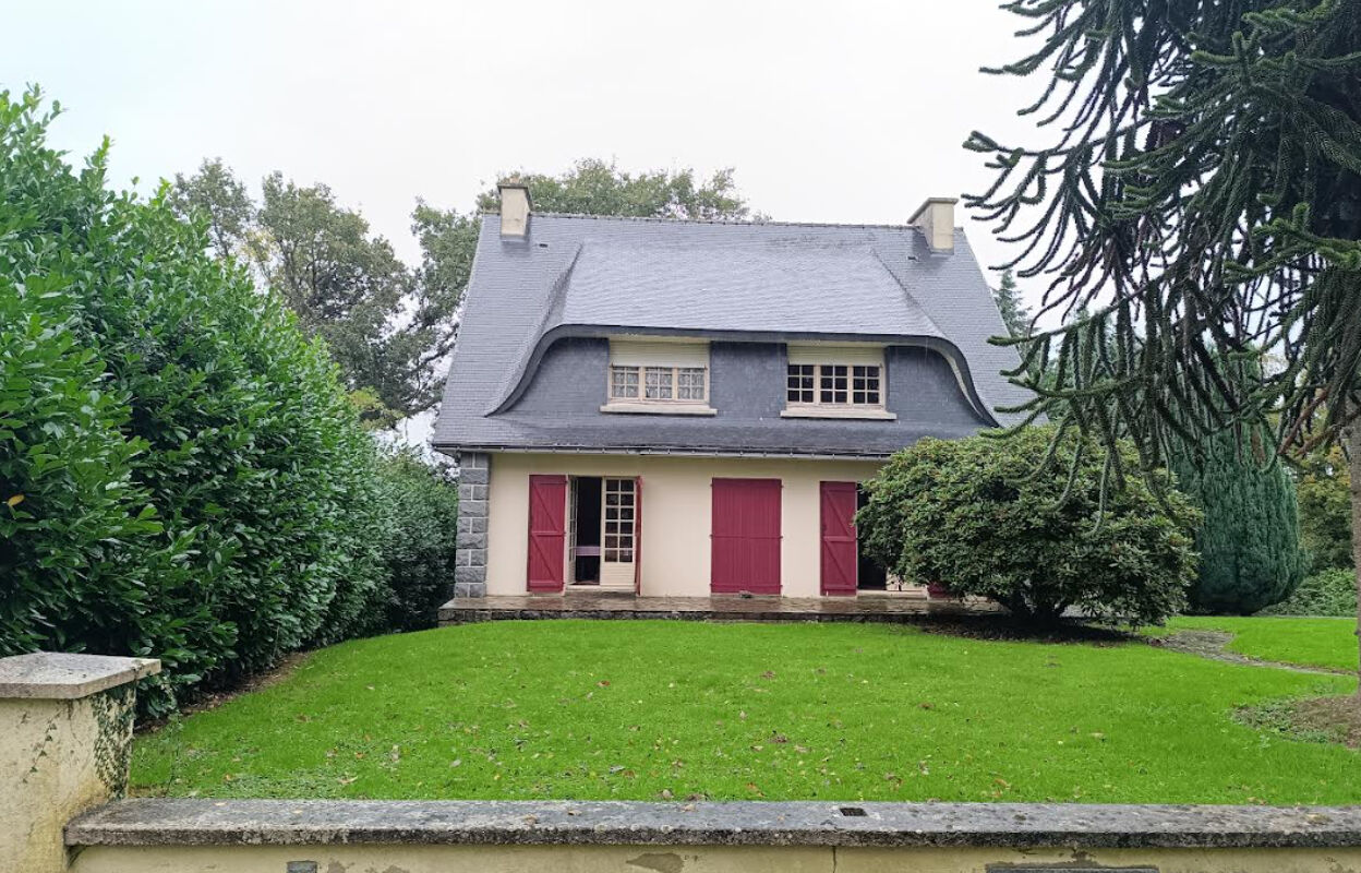 maison 7 pièces 197 m2 à vendre à Saint-Hernin (29270)