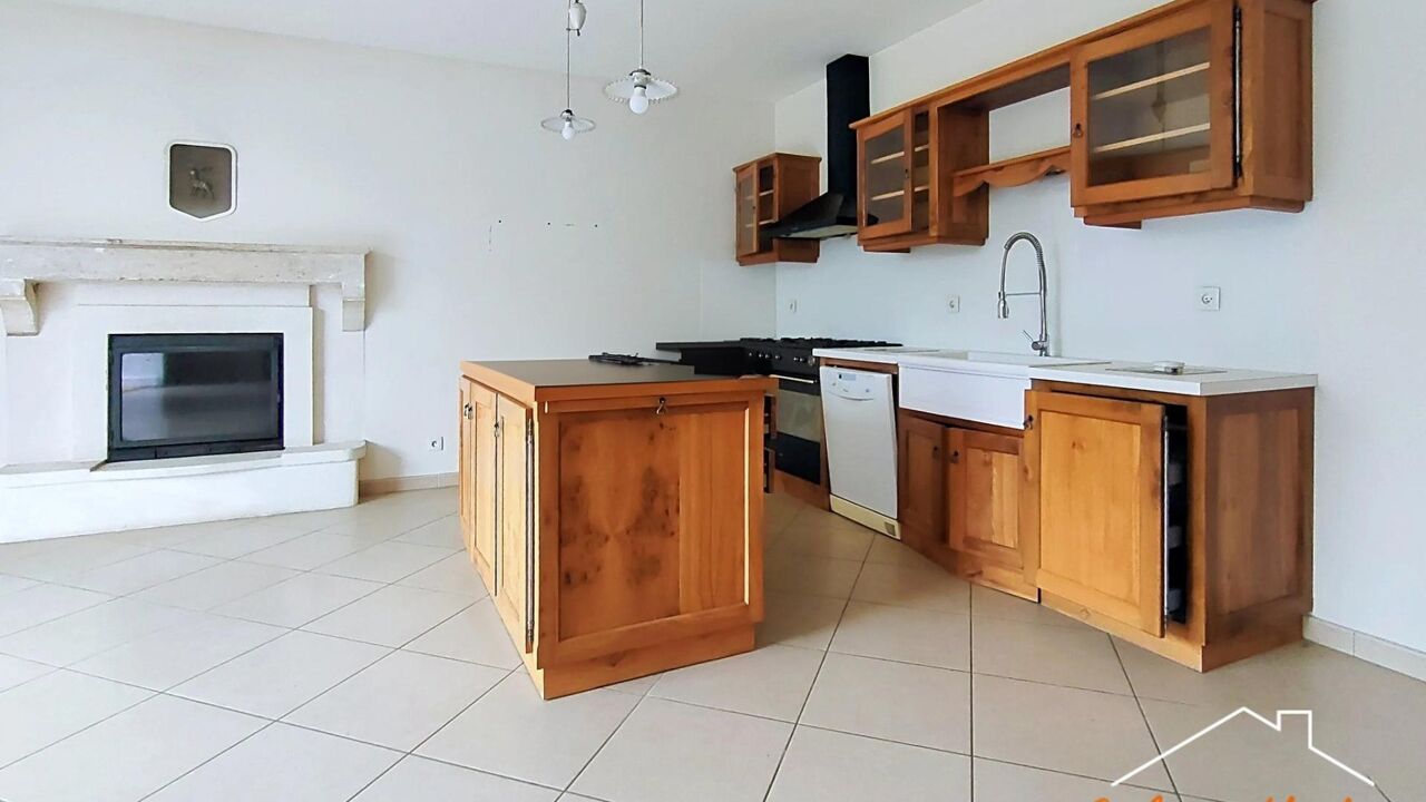 maison 5 pièces 221 m2 à vendre à Brûlain (79230)