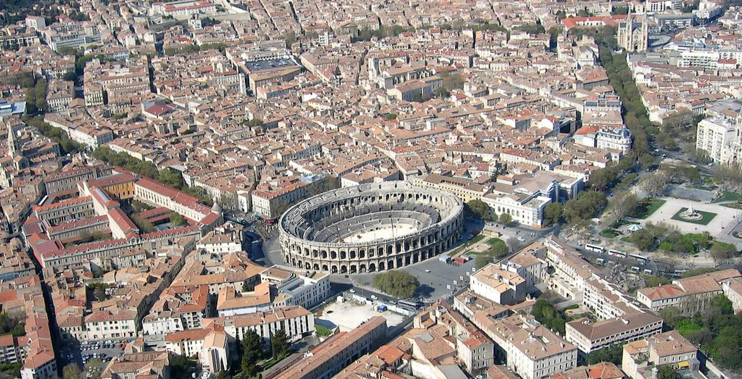 NIMES ECUSSON - LOCAL COMMERCIAL — photo 1