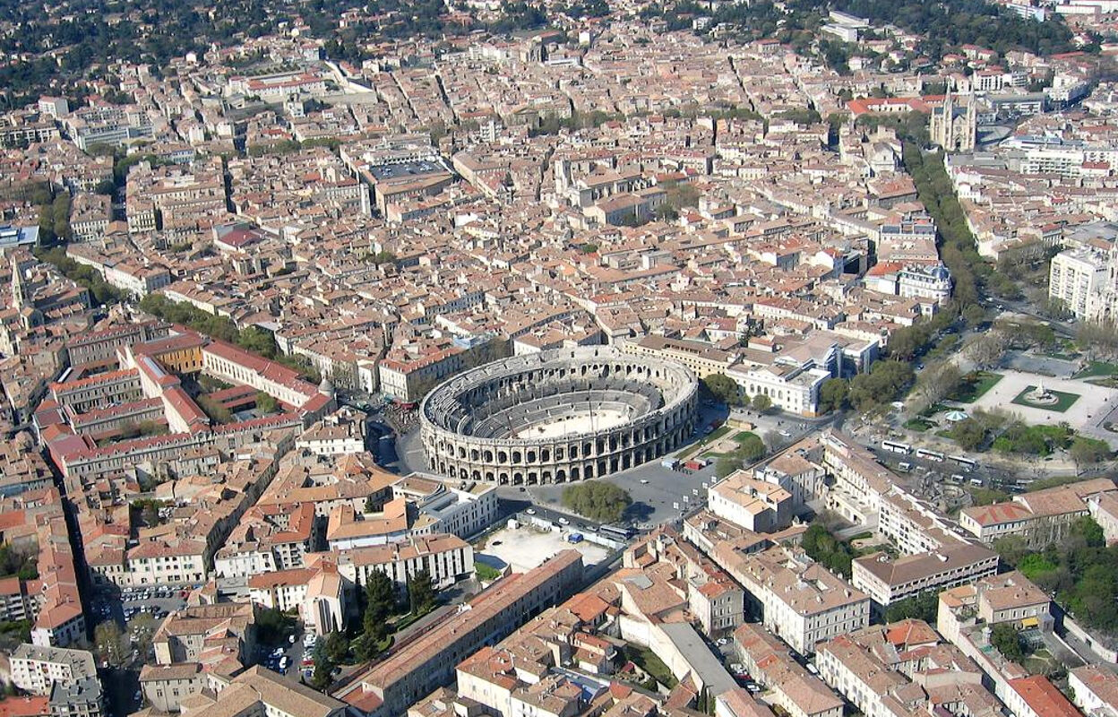 commerce  pièces 130 m2 à vendre à Nîmes (30000)