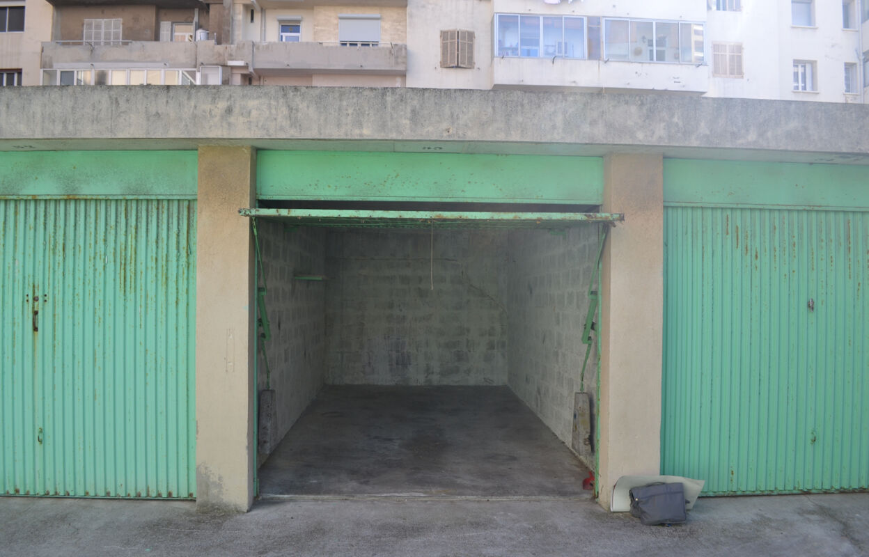 garage  pièces 13 m2 à louer à Marseille 7 (13007)