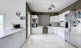 Maison 5 Pièces 235 m² à vendre à Aspremont (06790)