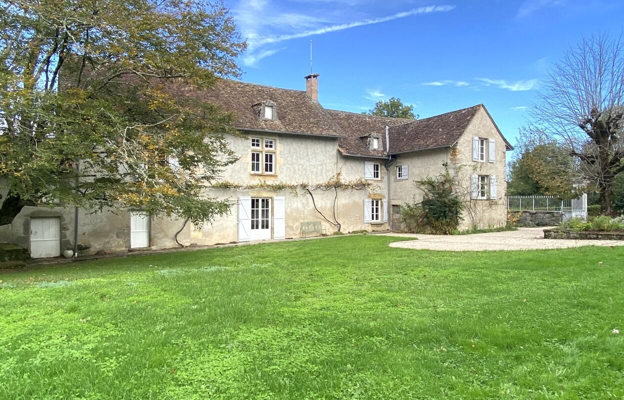 maison 6 pièces 296 m2 à vendre à Étouars (24360)