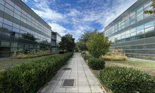 Bureau  2094 m² à louer à Saint-Priest (69800)