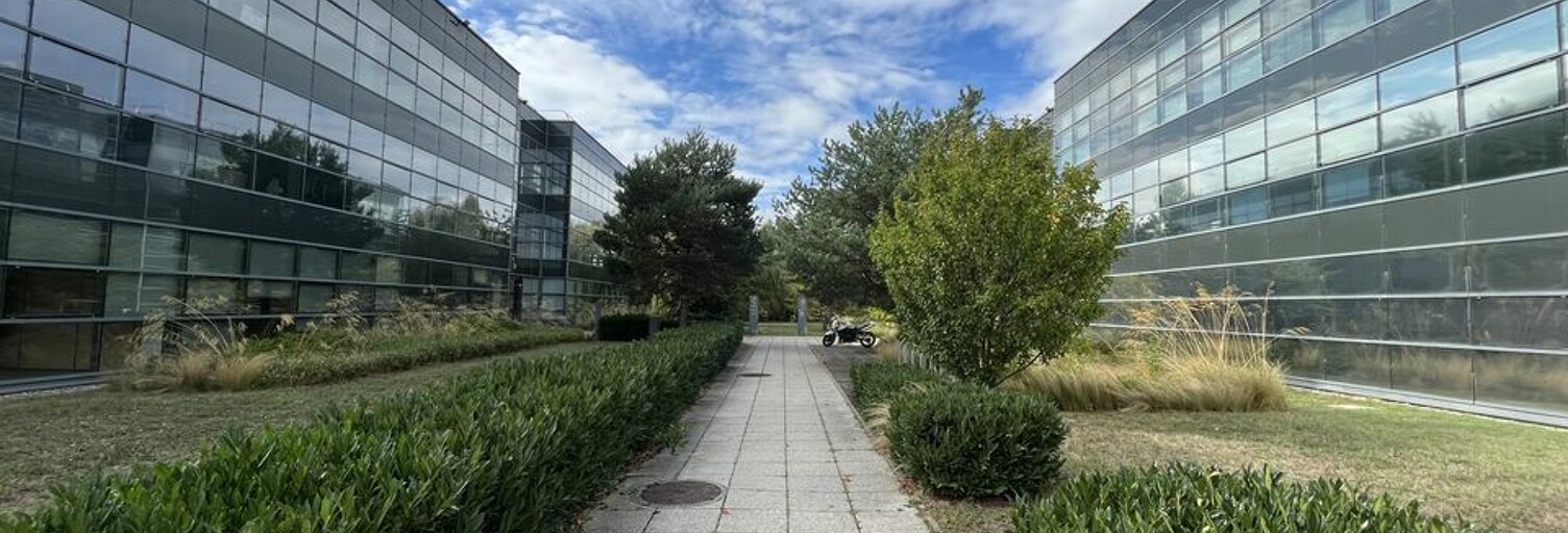 Bureau  2094 m² à louer à Saint-Priest (69800)