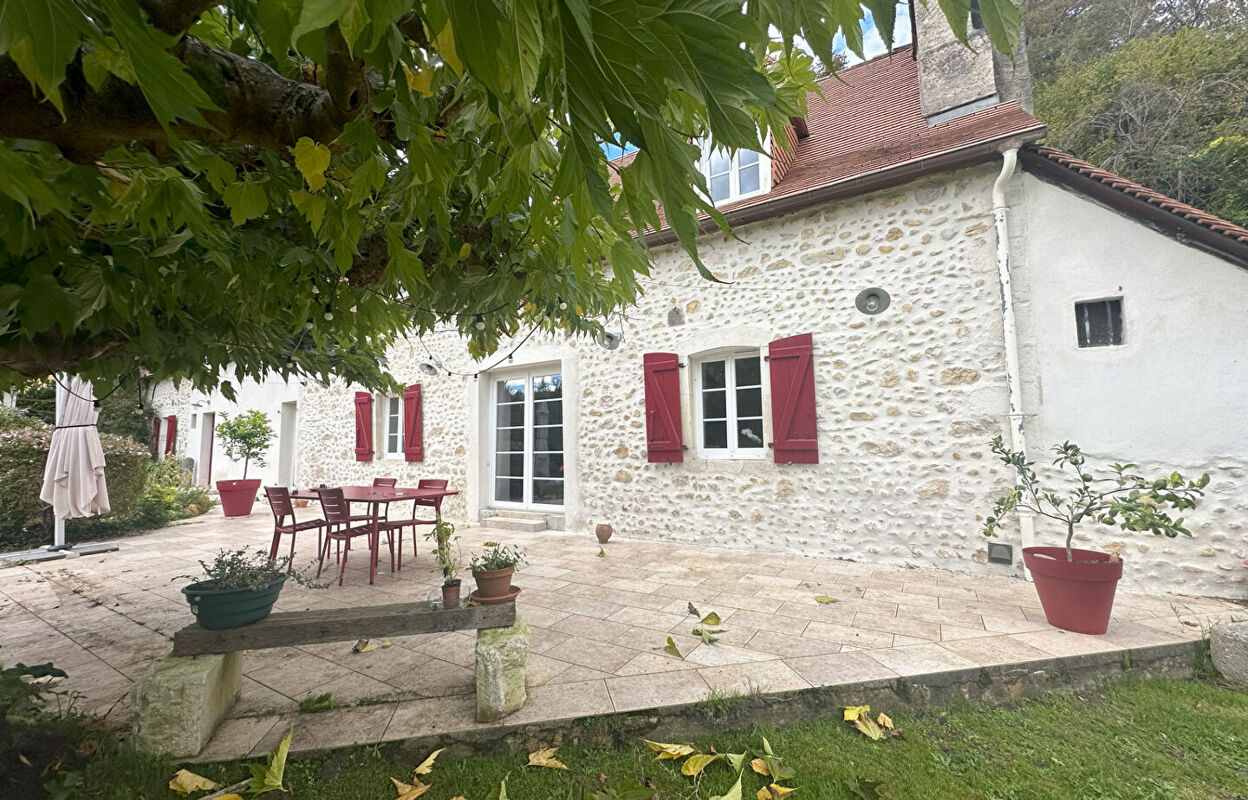 maison 6 pièces 200 m2 à vendre à Gan (64290)