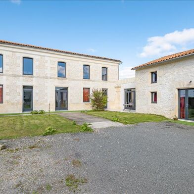 Maison 10 pièces 151 m²