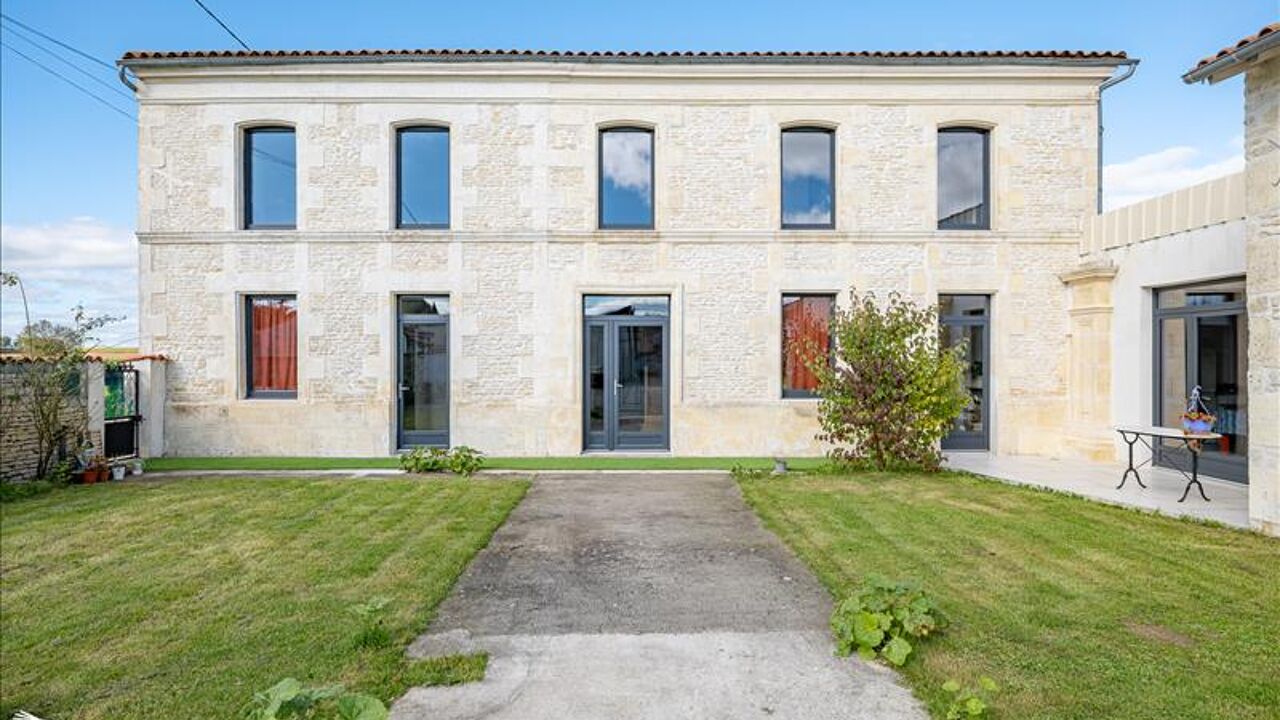 maison 10 pièces 280 m2 à vendre à Asnières-la-Giraud (17400)