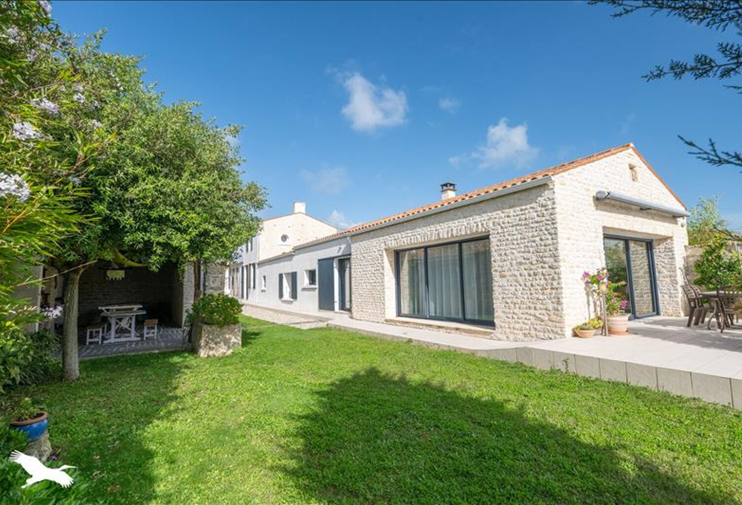 Vente maison 6 pièces 202 m² Saint-Pierre-d'Oléron (17310) — photo 1