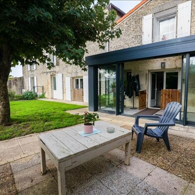 Maison 6 pièces 233 m²