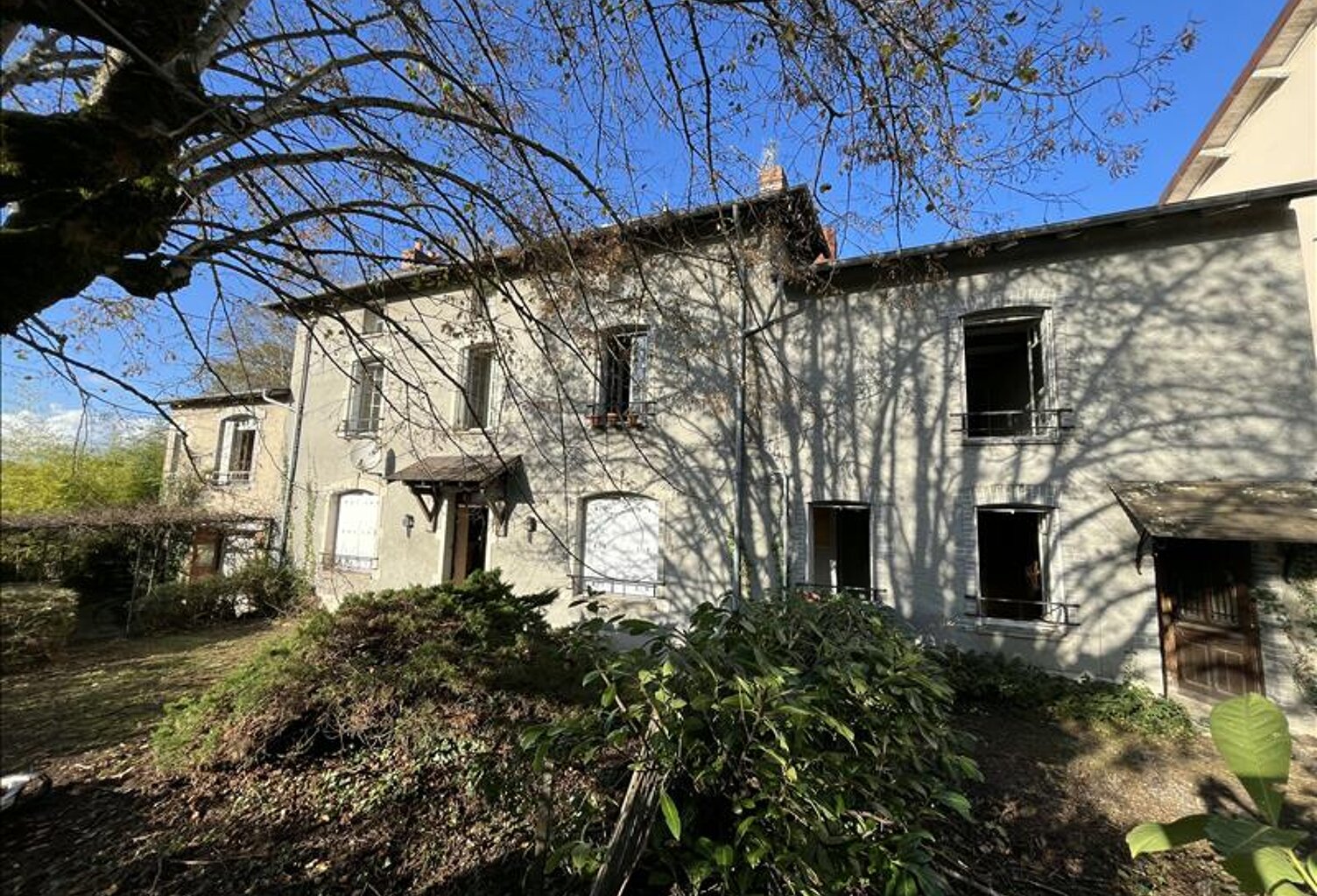 Maison de bourg de 13 pièces principales — photo 1