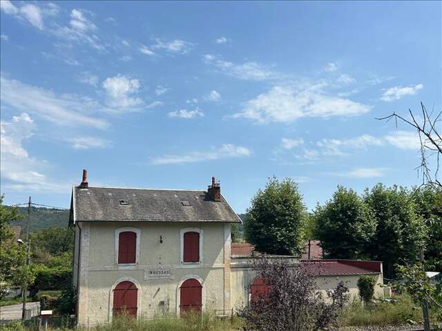 Maison en pierre de 6 pièces principales — photo du bien