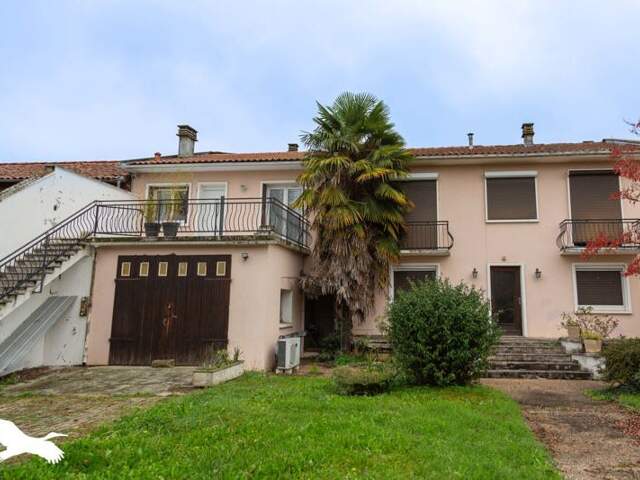 Maison de bourg de 9 pièces principales — photo du bien