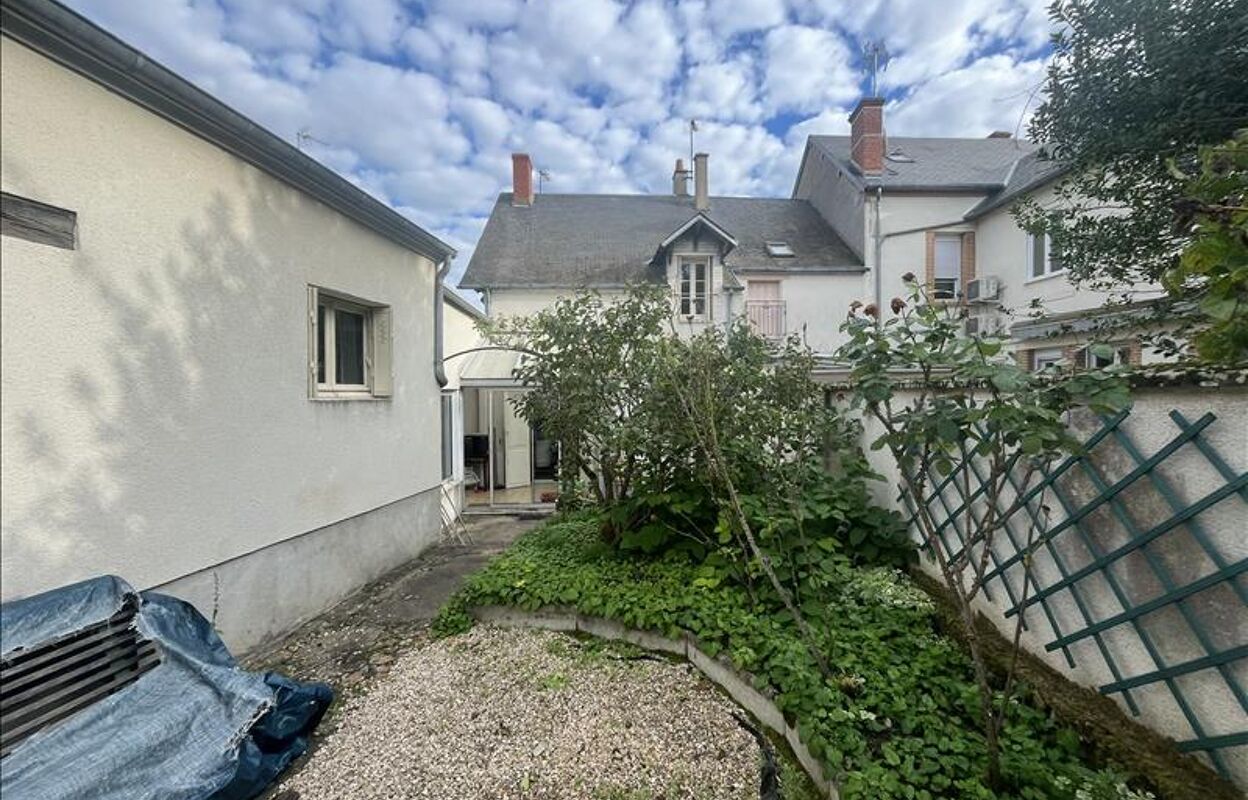 maison 5 pièces 106 m2 à vendre à Mehun-sur-Yèvre (18500)