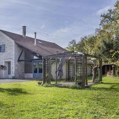 Maison 8 pièces 570089 €