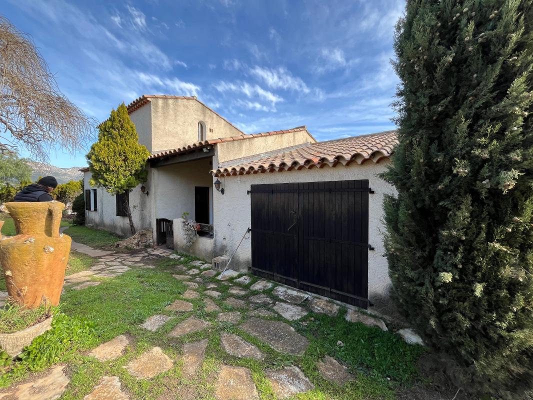 Maison à vendre La seyne sur mer avec vue dégagée sur la mer