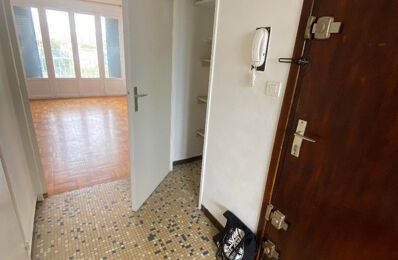 location appartement 650 € CC /mois à proximité de Meyzieu (69330)