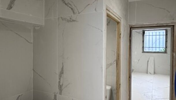 Local commercial 3 pièces  à vendre Montélimar 26200