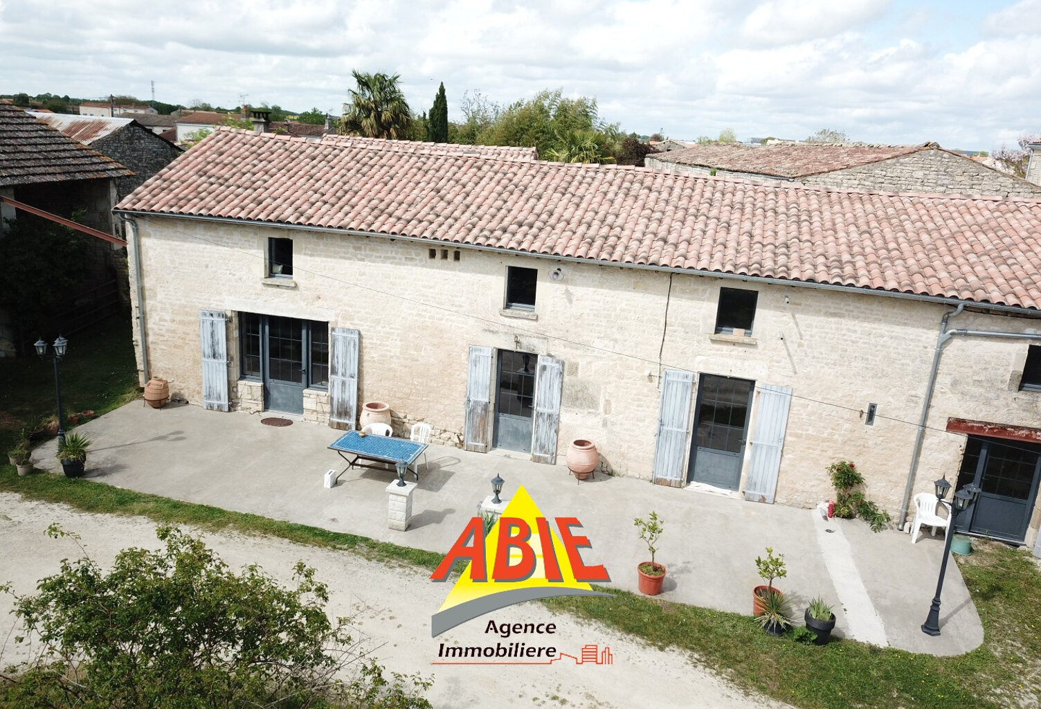 Maison en pierres bourg de Villiers en plaine 200m2, dépenda — photo 1