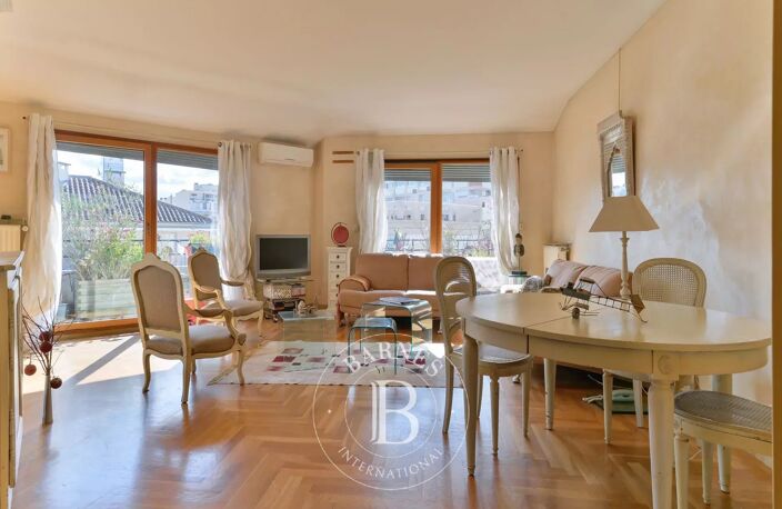 Lyon 6 - Tête d'or- Appartement de 97,77 m² - 2 poss. 3  chambres - 2 balcons — photo 2