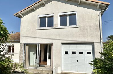 vente maison 220 500 € à proximité de Coulombiers (86600)