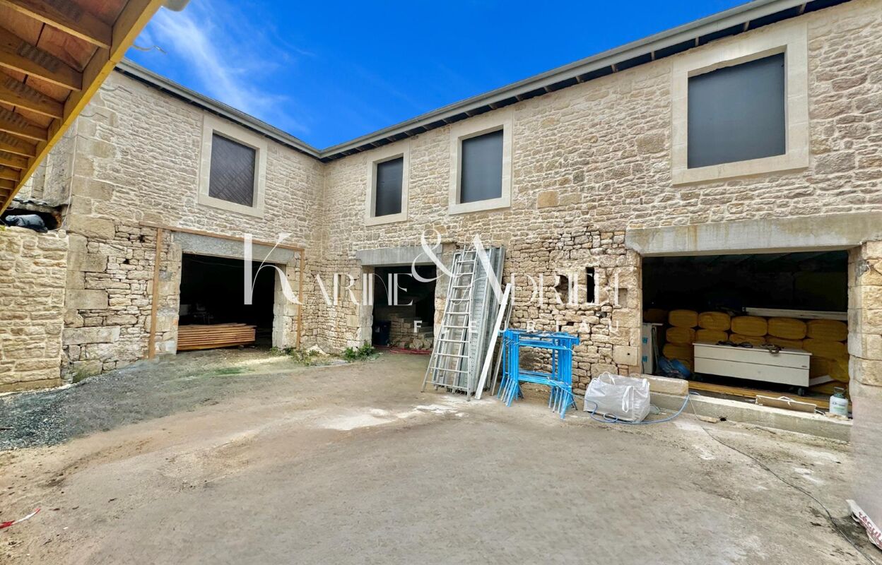 immeuble  pièces 569 m2 à vendre à Fontenay-le-Comte (85200)