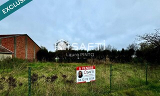 Terrain  689 m² à vendre à Saint-Hilaire-le-Grand (51600)