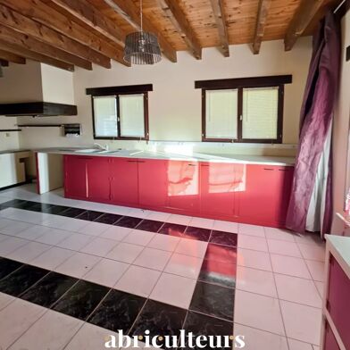 Maison 5 pièces 146 m²