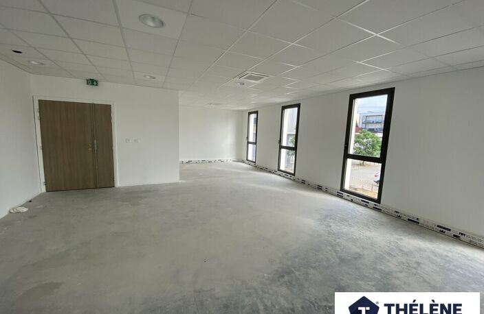BUREAUX à VENDRE — photo 2