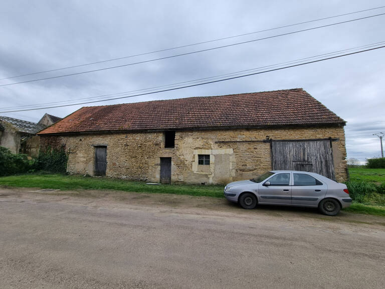 Ensemble immobilier à rénover — photo 1