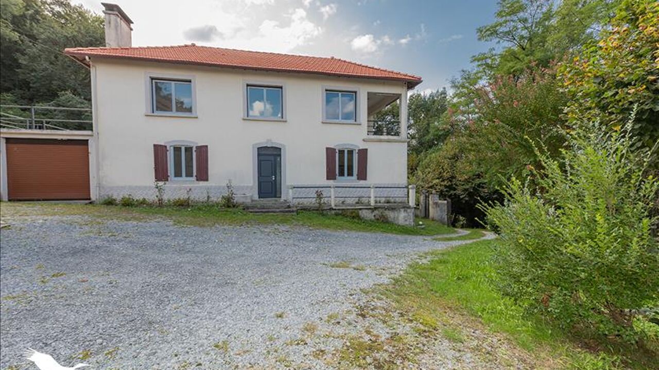 maison 6 pièces 216 m2 à vendre à Laroin (64110)