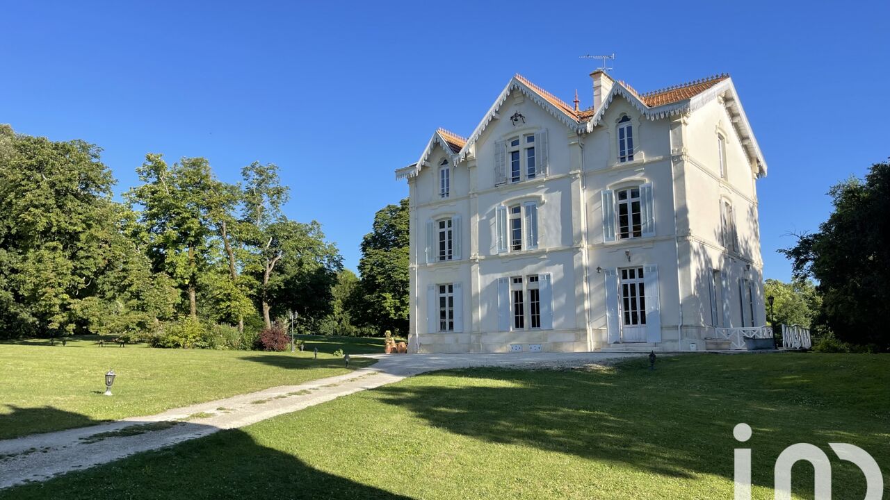 maison 14 pièces 341 m2 à vendre à Saint-Jean-d'Angély (17400)