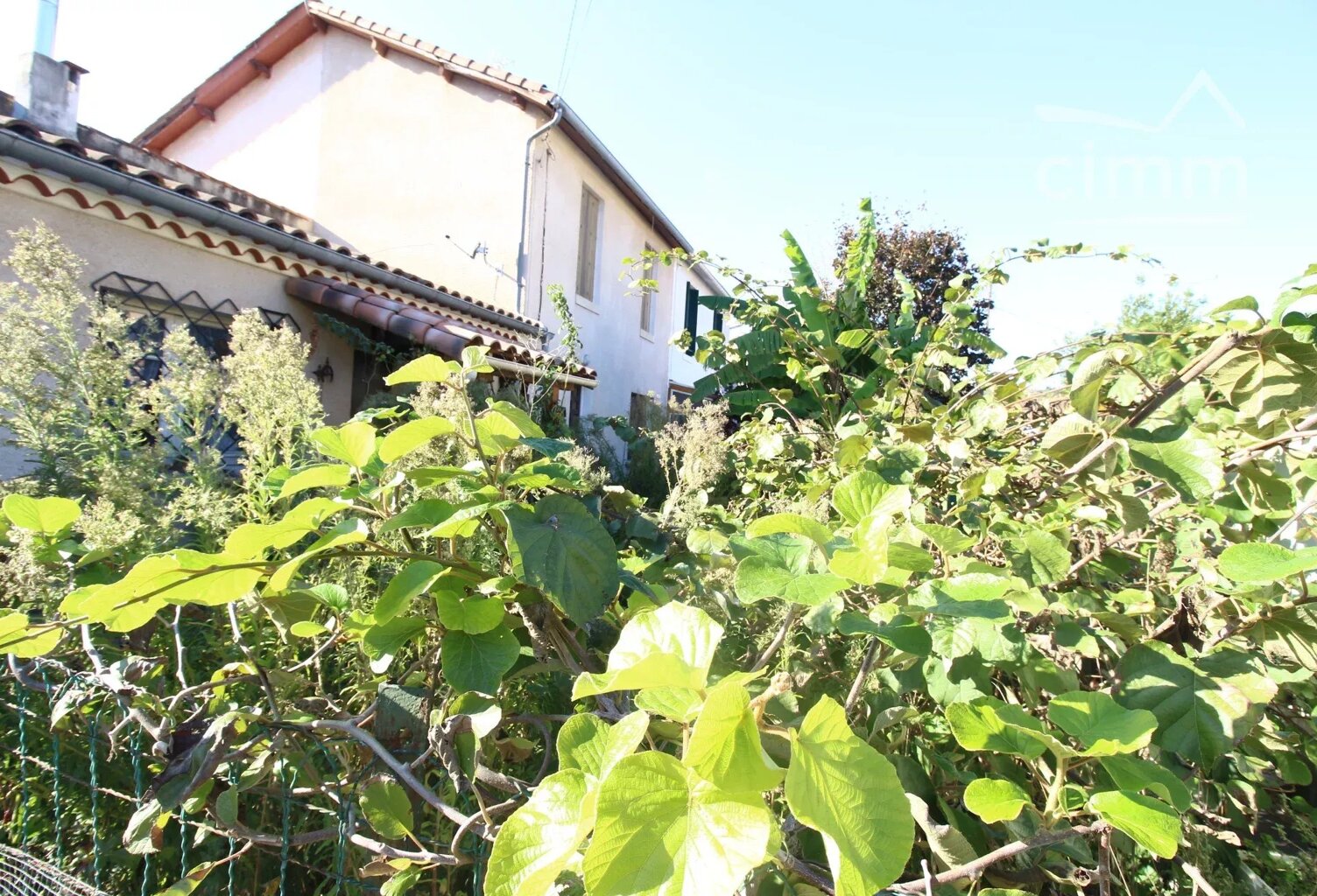A vendre maison avec jardin cloturé et cabanons de jardin — photo 1