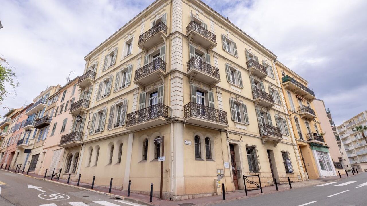 bureau  pièces 844 m2 à vendre à Cannes (06400)