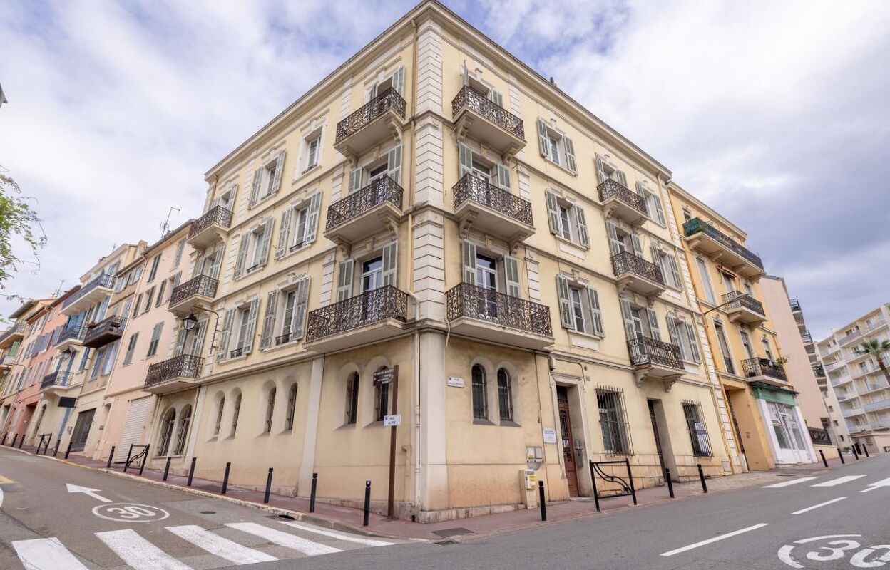 bureau  pièces 844 m2 à vendre à Cannes (06400)