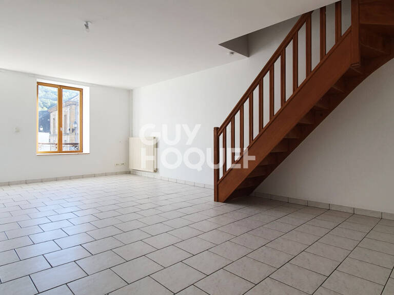 Appartement à louer à Les Hautes Rivières de type 5 — photo 1