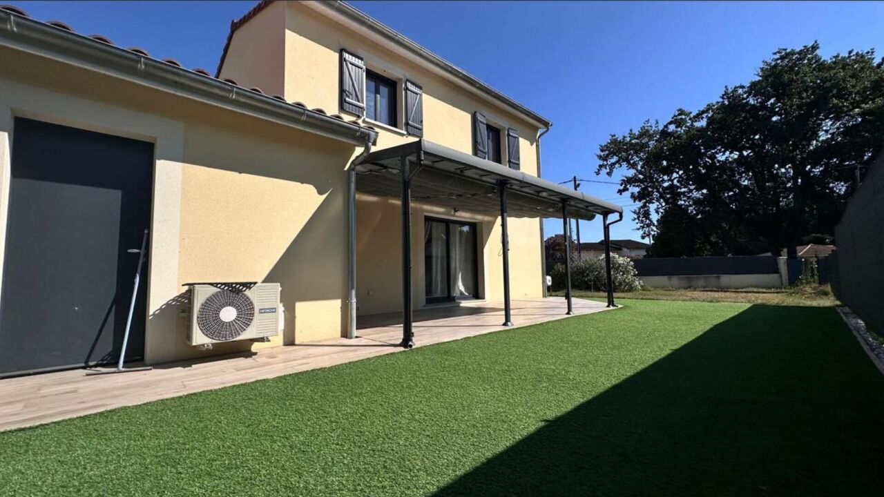 maison 4 pièces 99 m2 à louer à Roques (31120)