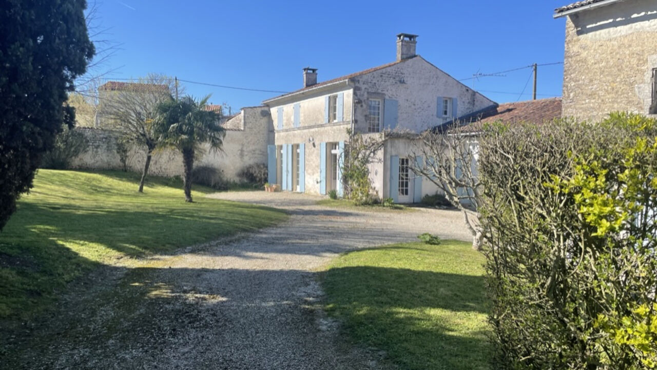 maison 10 pièces 214 m2 à vendre à Courant (17330)