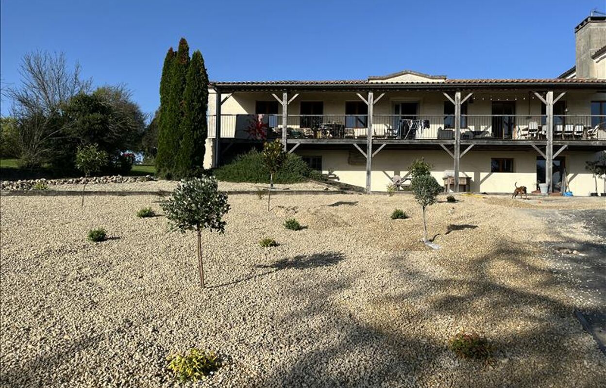 maison 4 pièces 130 m2 à vendre à Aubeterre-sur-Dronne (16390)