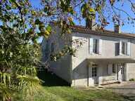 Maison en pierre de 4 pièces principales — photo 2