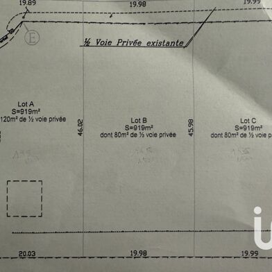 Terrain 919 m²