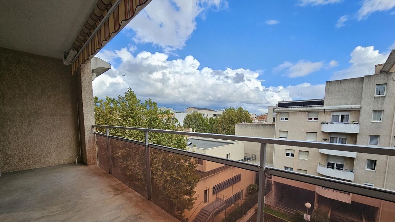 appartement 3 pièces 69 m2 à vendre à Aubagne (13400)