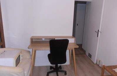 location appartement 400 € CC /mois à proximité de Vedène (84270)